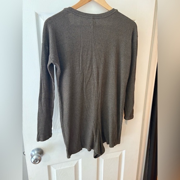 Aerie green ribbed Henley long sleeve shorts onesie romper XS oversized - Picture 4 of 10